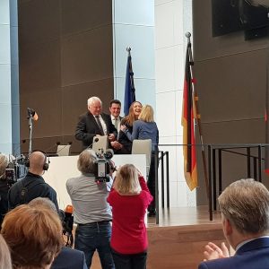 Gratulation nach der einstimmigen Wahl von Gabriele Andretta