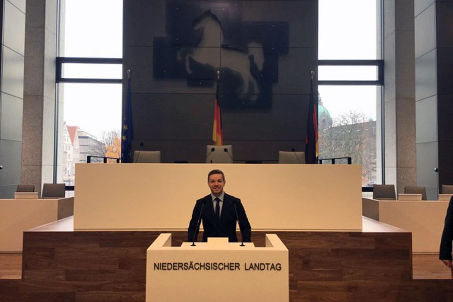 Deniz Kurku am Rednerpult