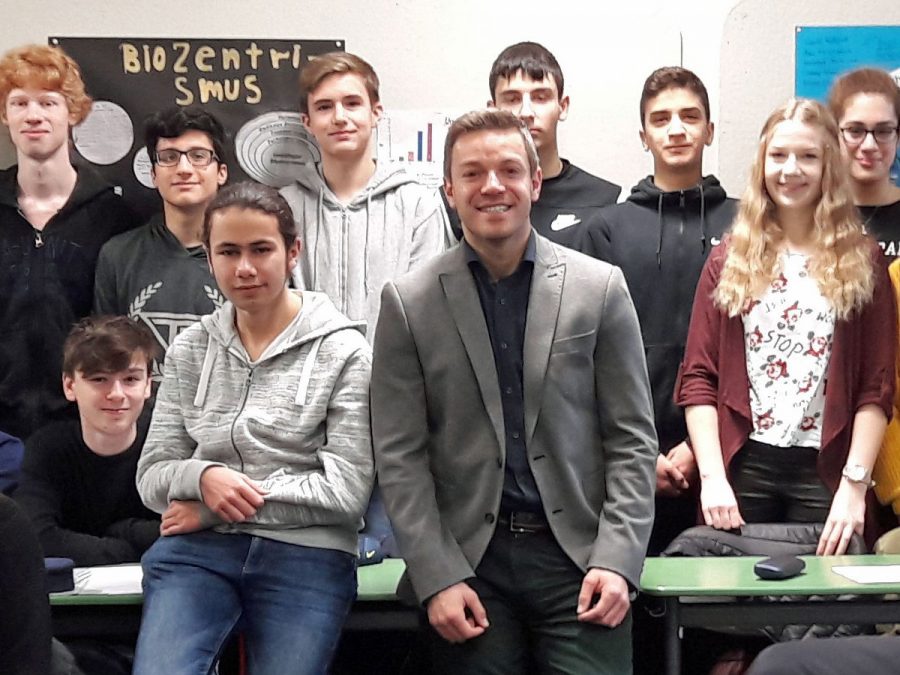 Deniz Kurku mit der Klasse 10d