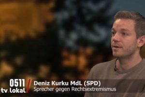 Deniz Kurku beim Interview