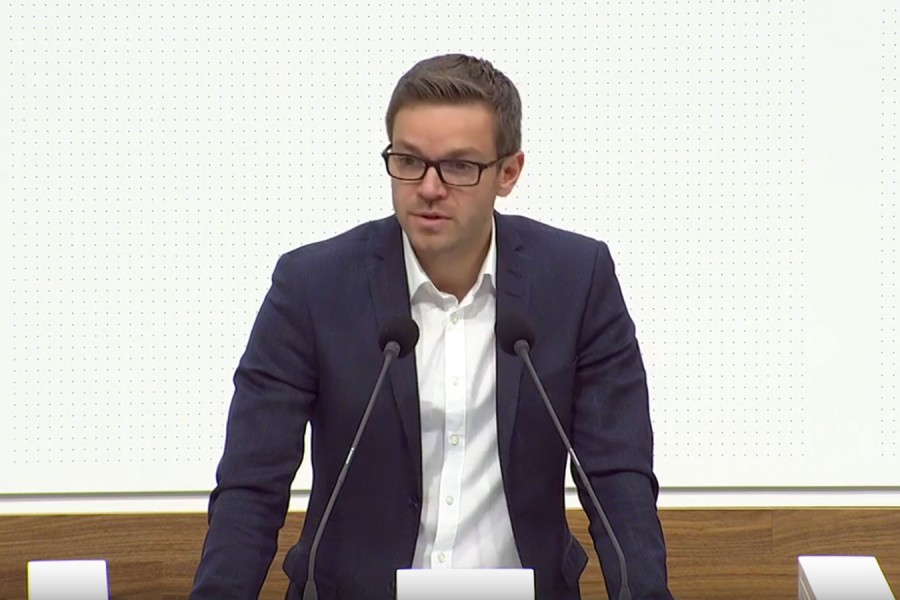 Deniz Kurku am Rednerpult