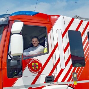 Kurku im Feuerwehrwagen