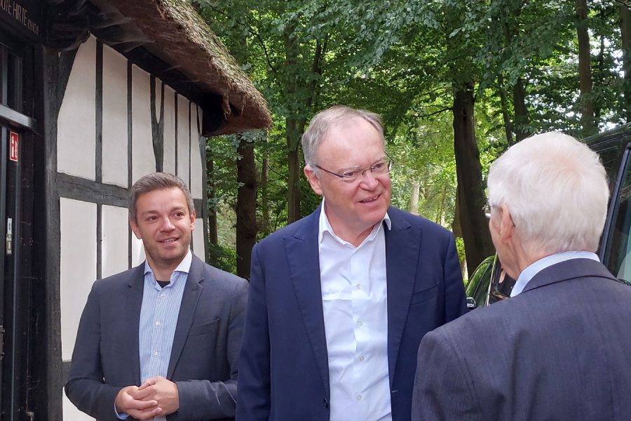 Deniz Kurku und Stephan Weil im Gespräch