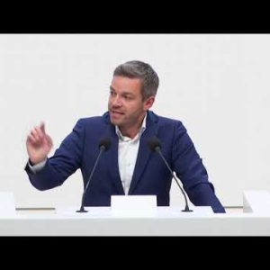 Deniz Kurku am Rednerpult